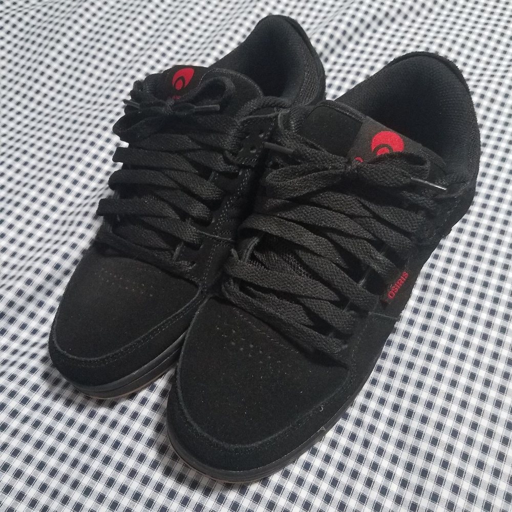 Brand new mens Osiris size 10